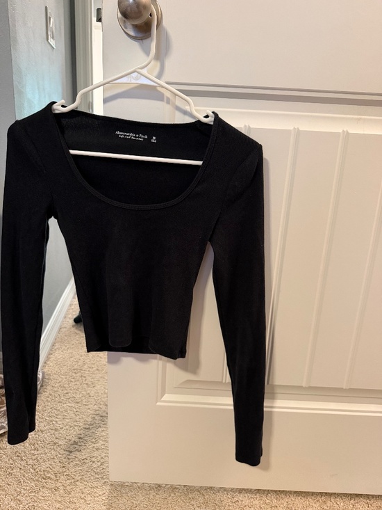Abercrombie & Fitch Tops - Abercrombie and Fitch Black long sleeve crop top